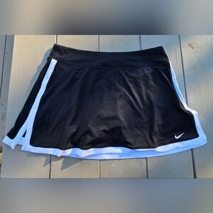 Women's Nike Black w/White Trim Skirt/Shorts Skort Size Medium